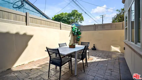 $2,000,000 | 5136 Berryman Avenue, Culver City, CA 90230