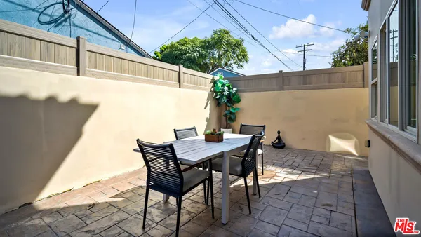 $2,000,000 | 5136 Berryman Avenue, Culver City, CA 90230