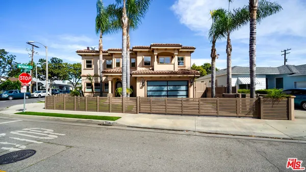 $2,000,000 | 5136 Berryman Avenue, Culver City, CA 90230