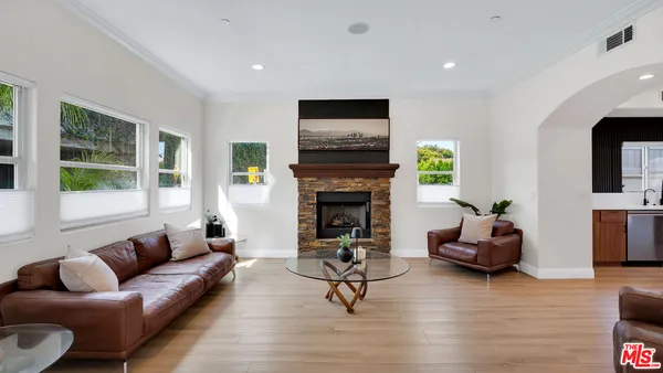 $2,000,000 | 5136 Berryman Avenue, Culver City, CA 90230