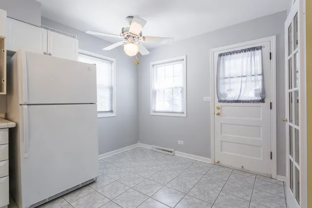 $3,200 | 1301 North Northwest Highway, Park Ridge, IL 60068