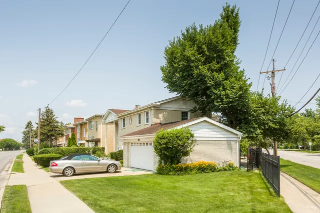 $3,200 | 1301 North Northwest Highway, Park Ridge, IL 60068