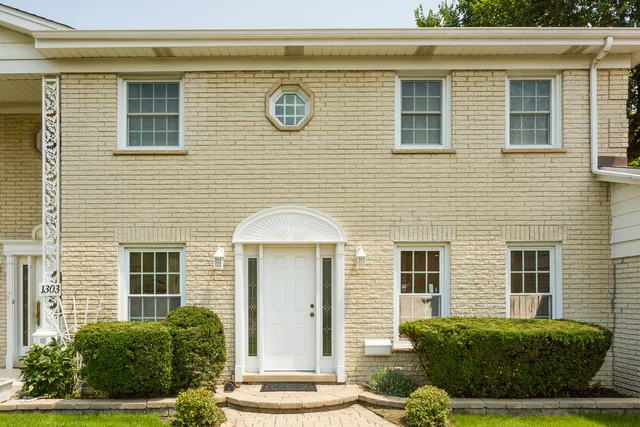 $3,200 | 1301 North Northwest Highway, Park Ridge, IL 60068
