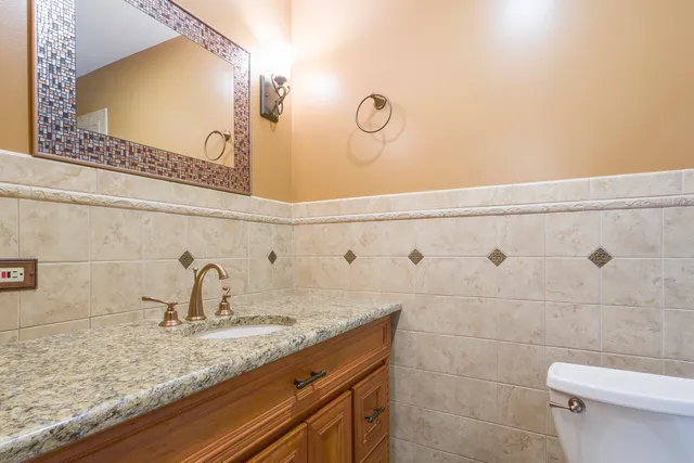 $3,200 | 1301 North Northwest Highway, Park Ridge, IL 60068