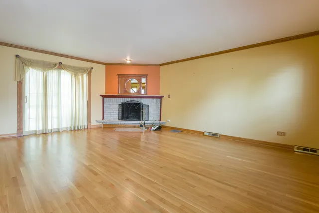 $3,200 | 1301 North Northwest Highway, Park Ridge, IL 60068