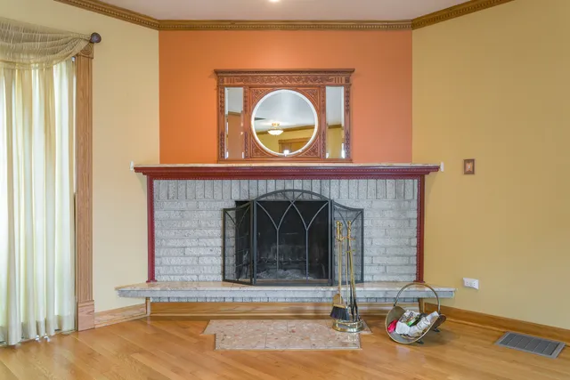 $3,200 | 1301 North Northwest Highway, Park Ridge, IL 60068