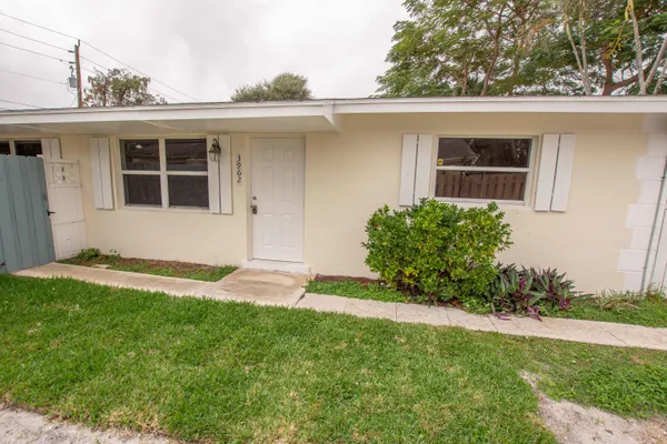 $1,900 | 3962 Roan Court West, West Palm Beach, FL 33403