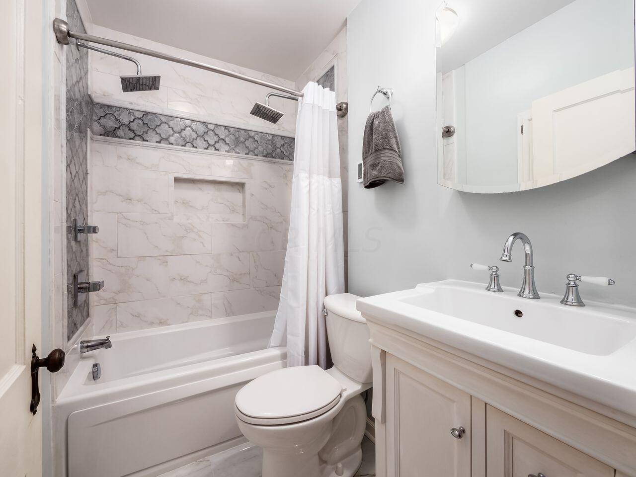 451 Crestview Road Columbus, OH 43202 - Photo 13 of 26 Bathroom