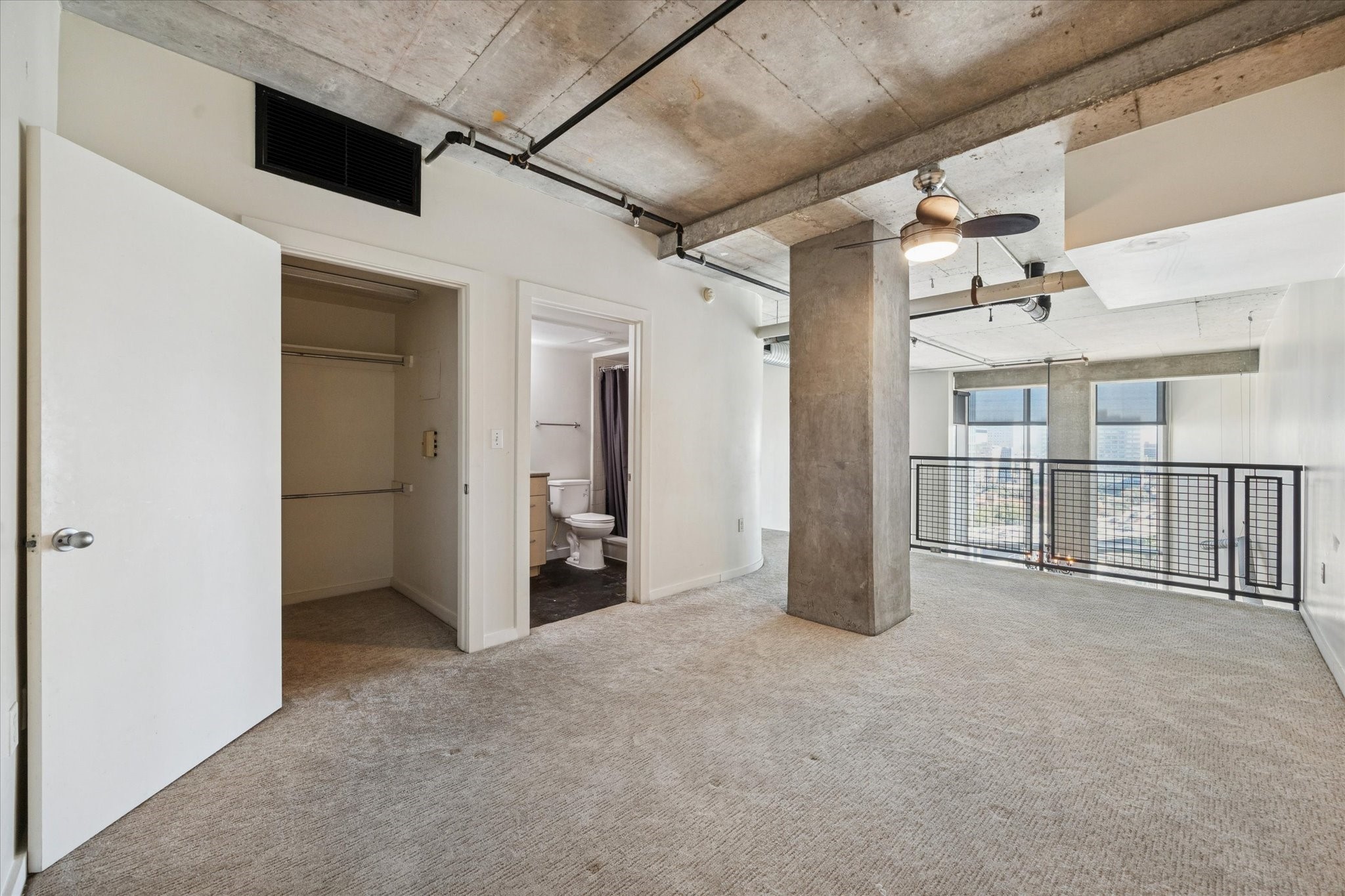 2000 Bagby Street, Unit 13432 Houston, TX 77002 - Photo 18 of 27 a view of an empty room