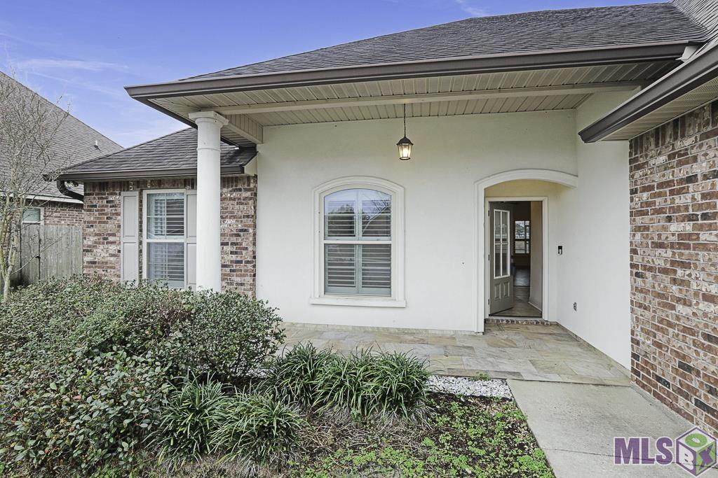 17848 Waterloo Drive Baton Rouge, LA 70817 - Photo 2 of 28