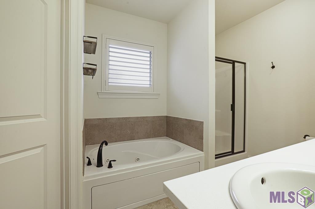 17848 Waterloo Drive Baton Rouge, LA 70817 - Photo 23 of 28