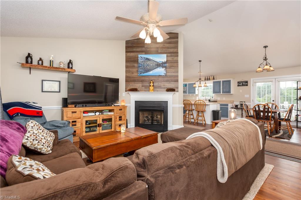 1550 Lake Road Thomasville, NC 27360 - Photo 12 of 31 Gallery Image 12