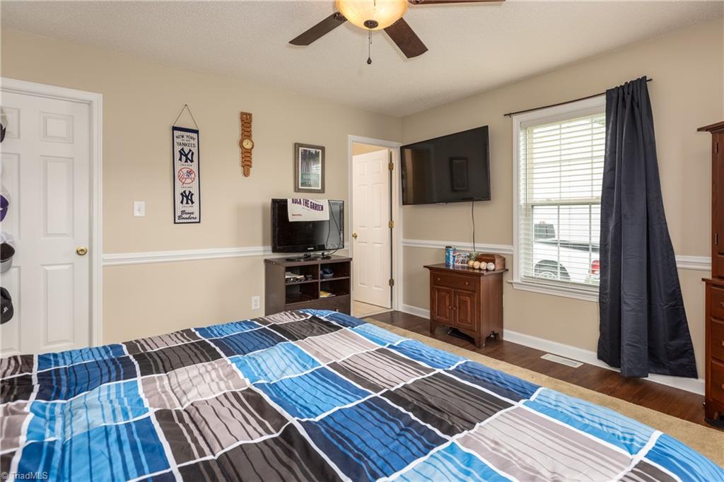 1550 Lake Road Thomasville, NC 27360 - Photo 18 of 31 Gallery Image 18