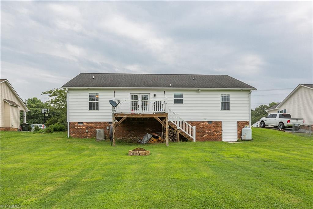 1550 Lake Road Thomasville, NC 27360 - Photo 21 of 31 Gallery Image 21