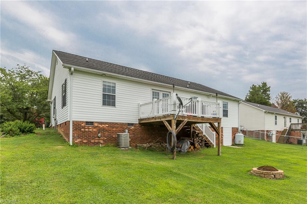 1550 Lake Road Thomasville, NC 27360 - Photo 22 of 31 Gallery Image 22