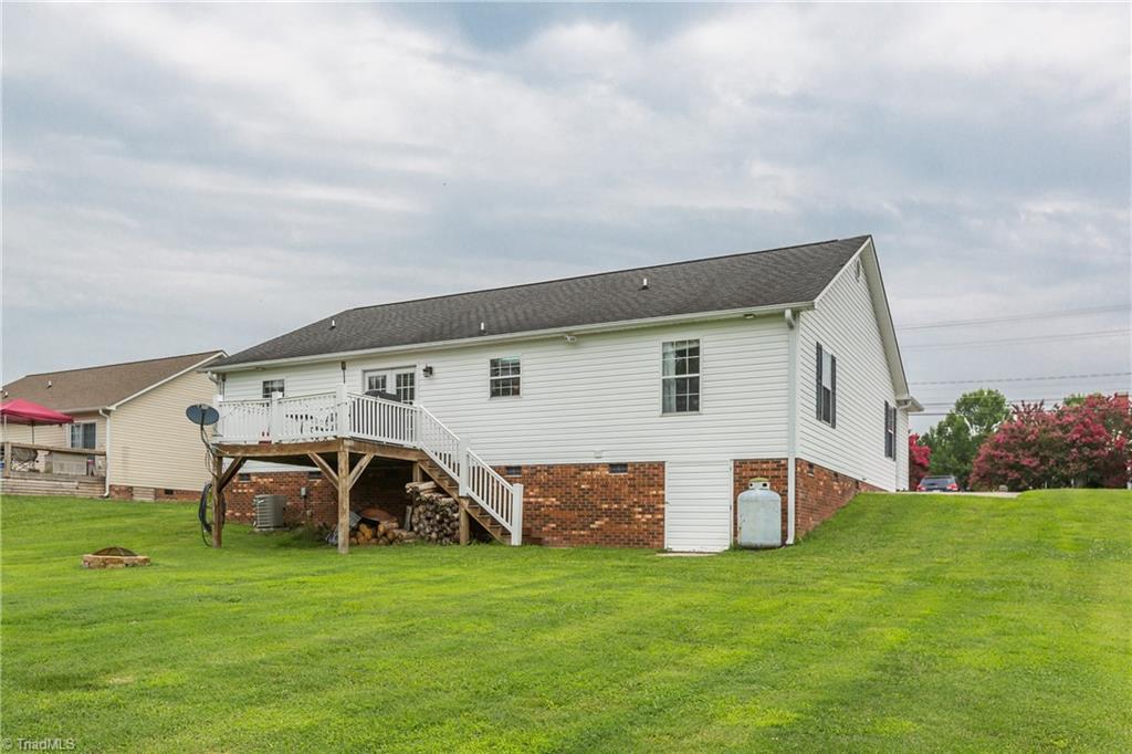 1550 Lake Road Thomasville, NC 27360 - Photo 23 of 31 Gallery Image 23
