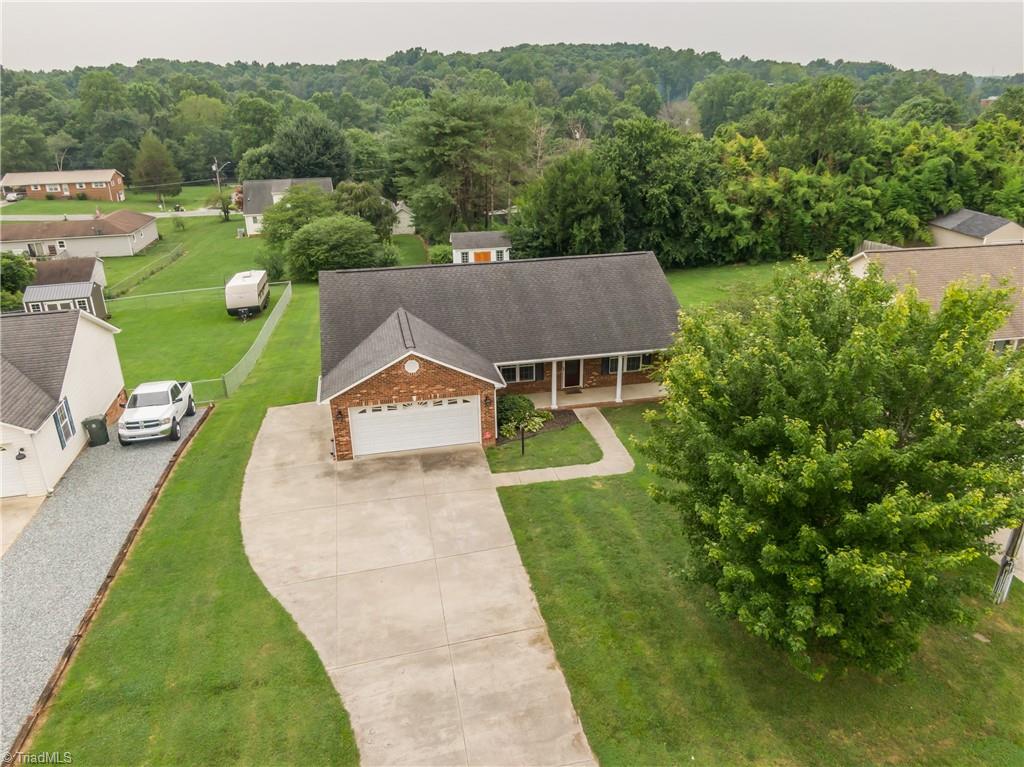 1550 Lake Road Thomasville, NC 27360 - Photo 31 of 31 Gallery Image 31