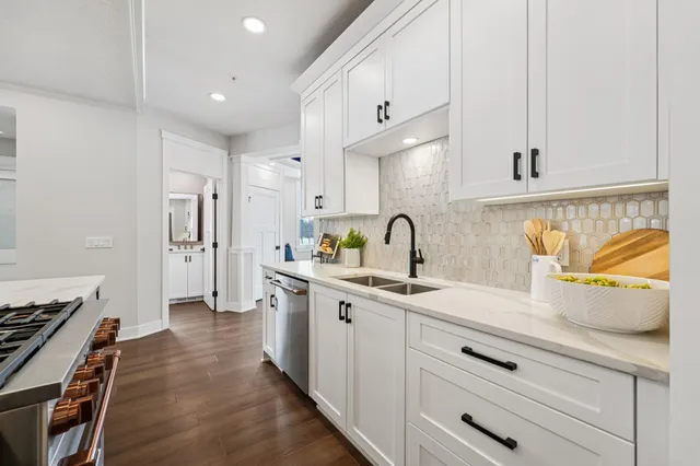 $1,068,900 | 10814 Falling Water Lane, Unit D, Woodbury, MN 55129