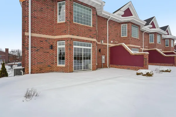 $1,068,900 | 10814 Falling Water Lane, Unit D, Woodbury, MN 55129