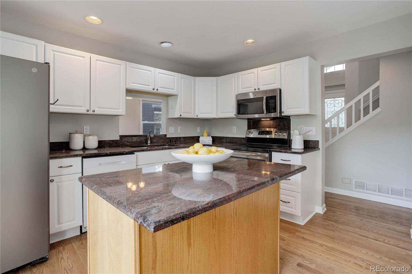 8652 Aberdeen Circle Highlands Ranch, CO 80130 - Photo 11 of 35