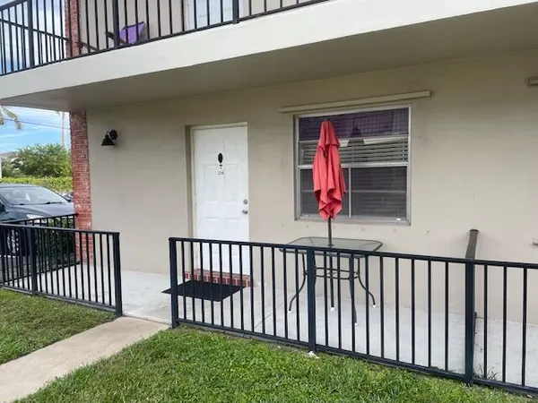 $139,000 | 1230 Old Boynton Road, Unit 210, Boynton Beach, FL 33426