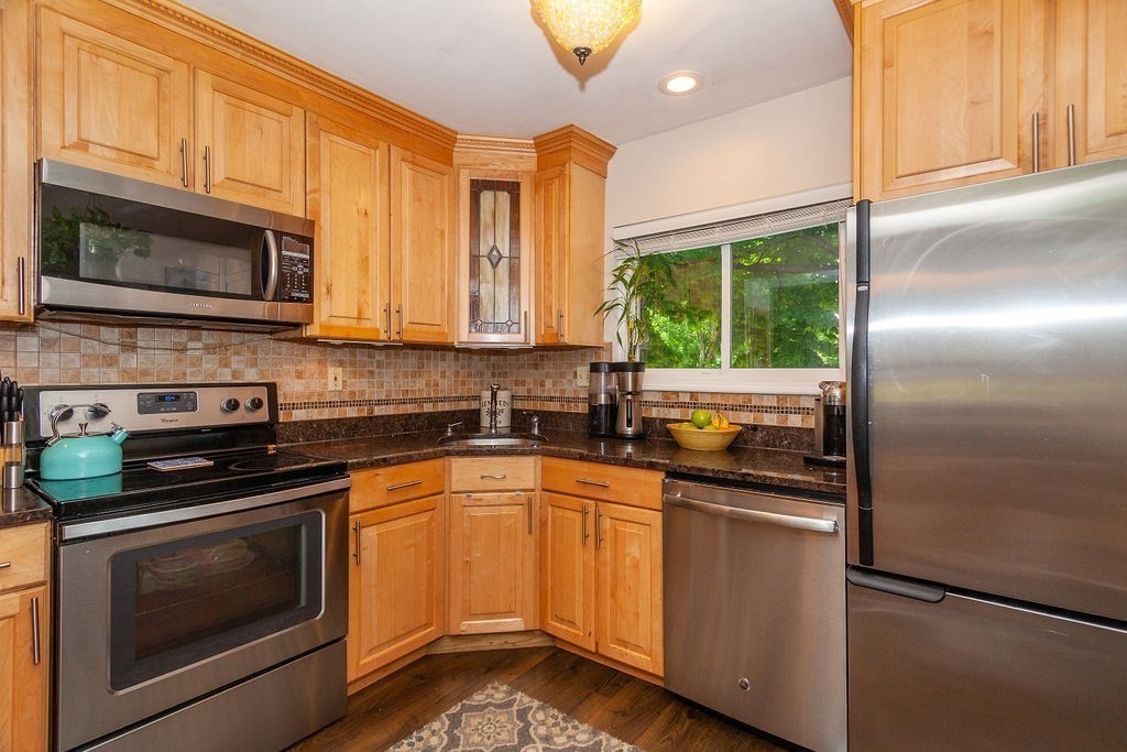 129 Governor Winthrop Road, Unit 1A Somerville, MA 02145 - Photo 11 of 27