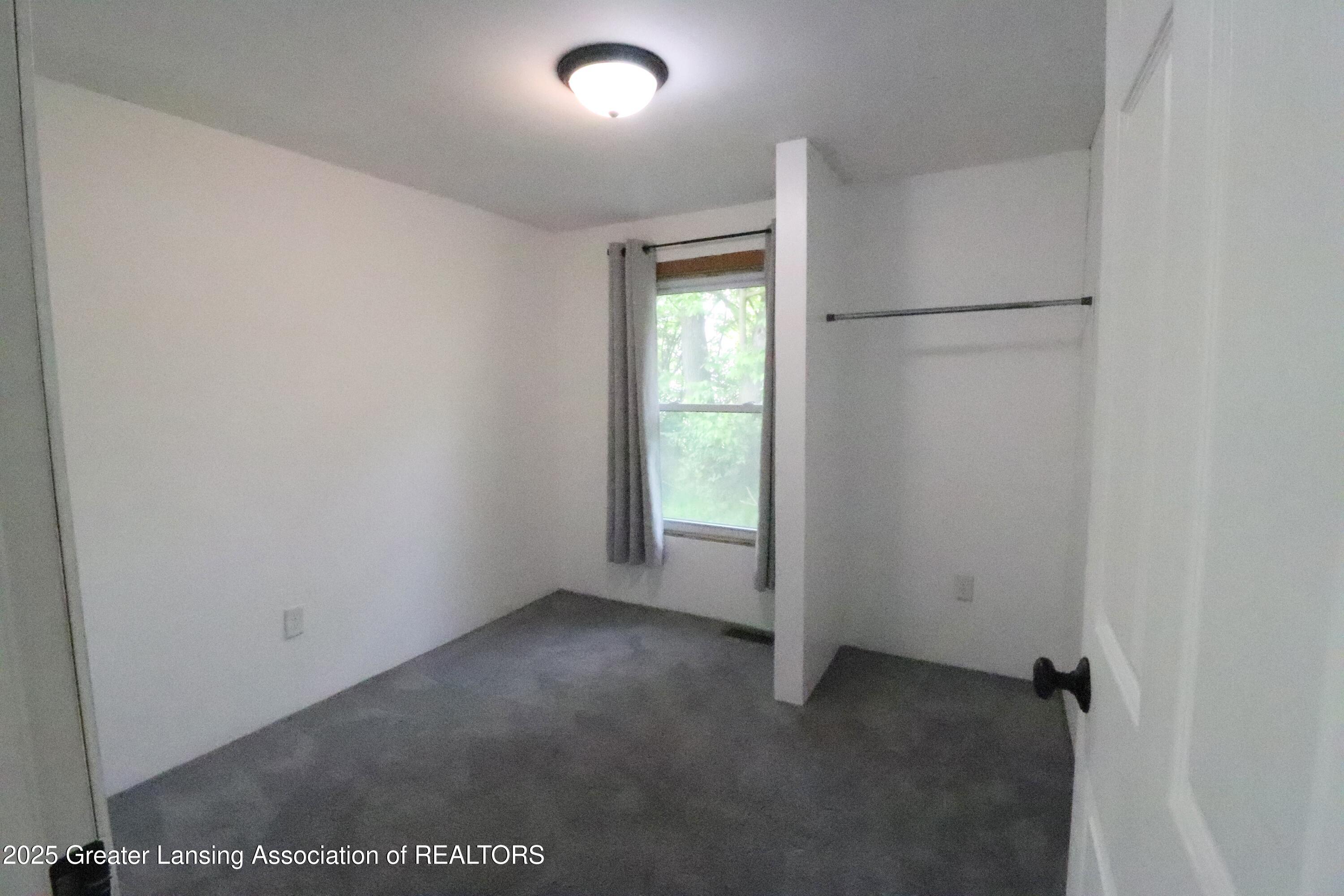 5413 South Waverly Road Lansing, MI 48911 - Photo 14 of 24 IMG_7647
