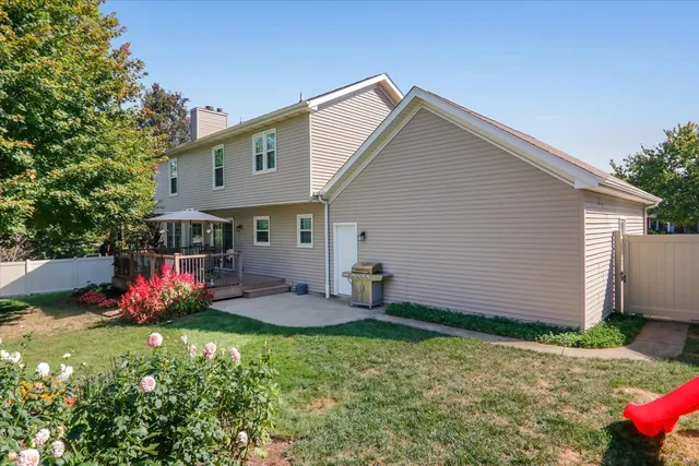 $325,000 | 1505 Paddington Drive, Bloomington, IL 61704