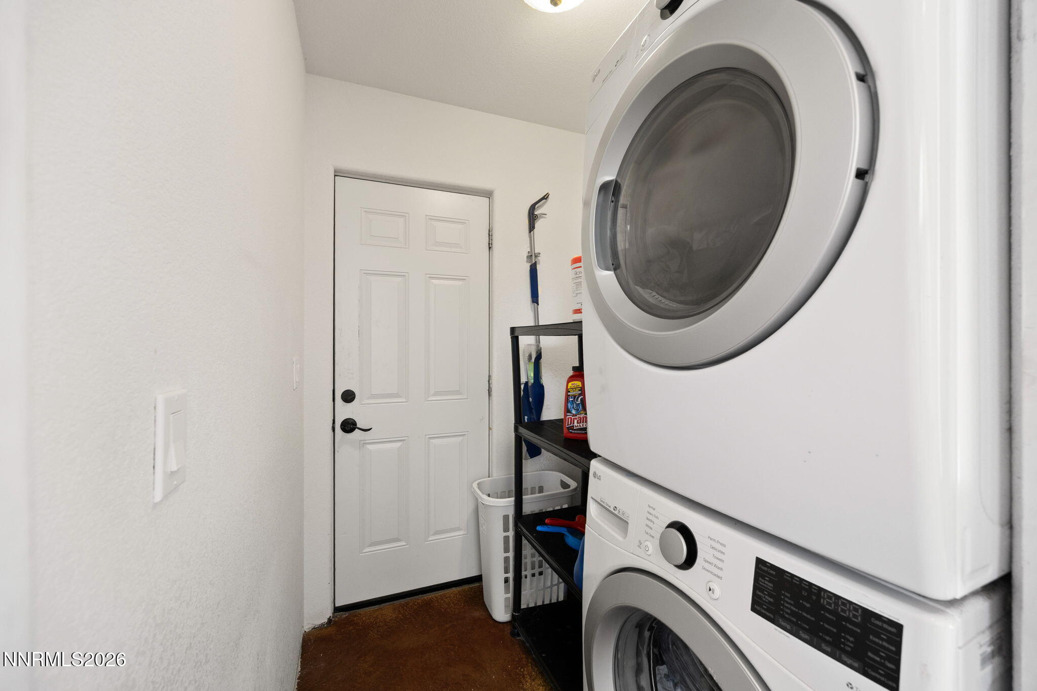 1350 Ridgeway Court Reno, NV 89503 - Photo 23 of 34 a utility room with dryer and washer