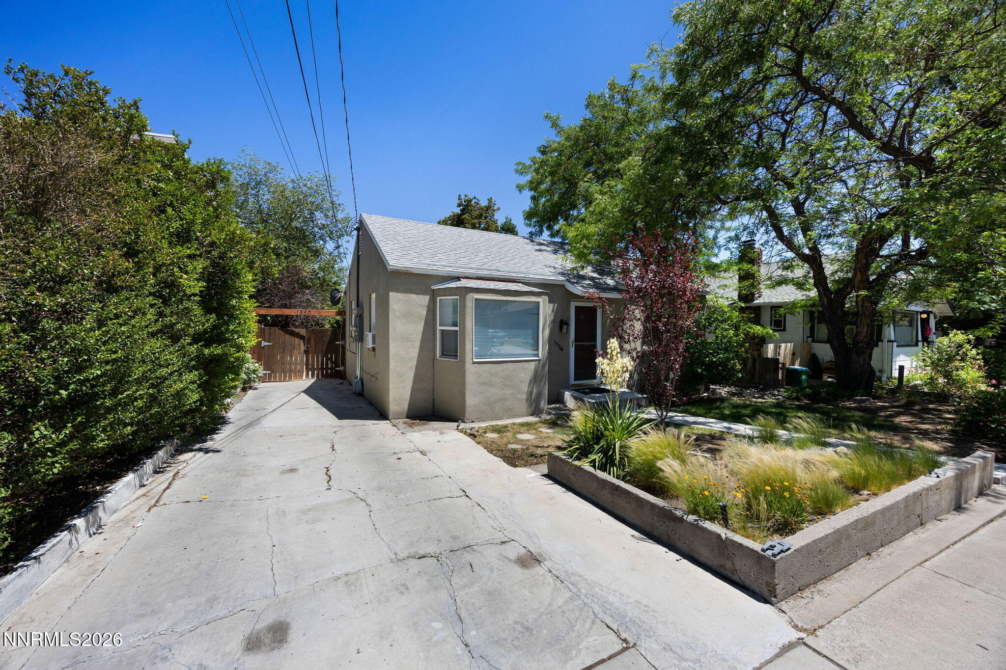 1350 Ridgeway Court Reno, NV 89503 - Photo 29 of 34 a front view of a house with garden