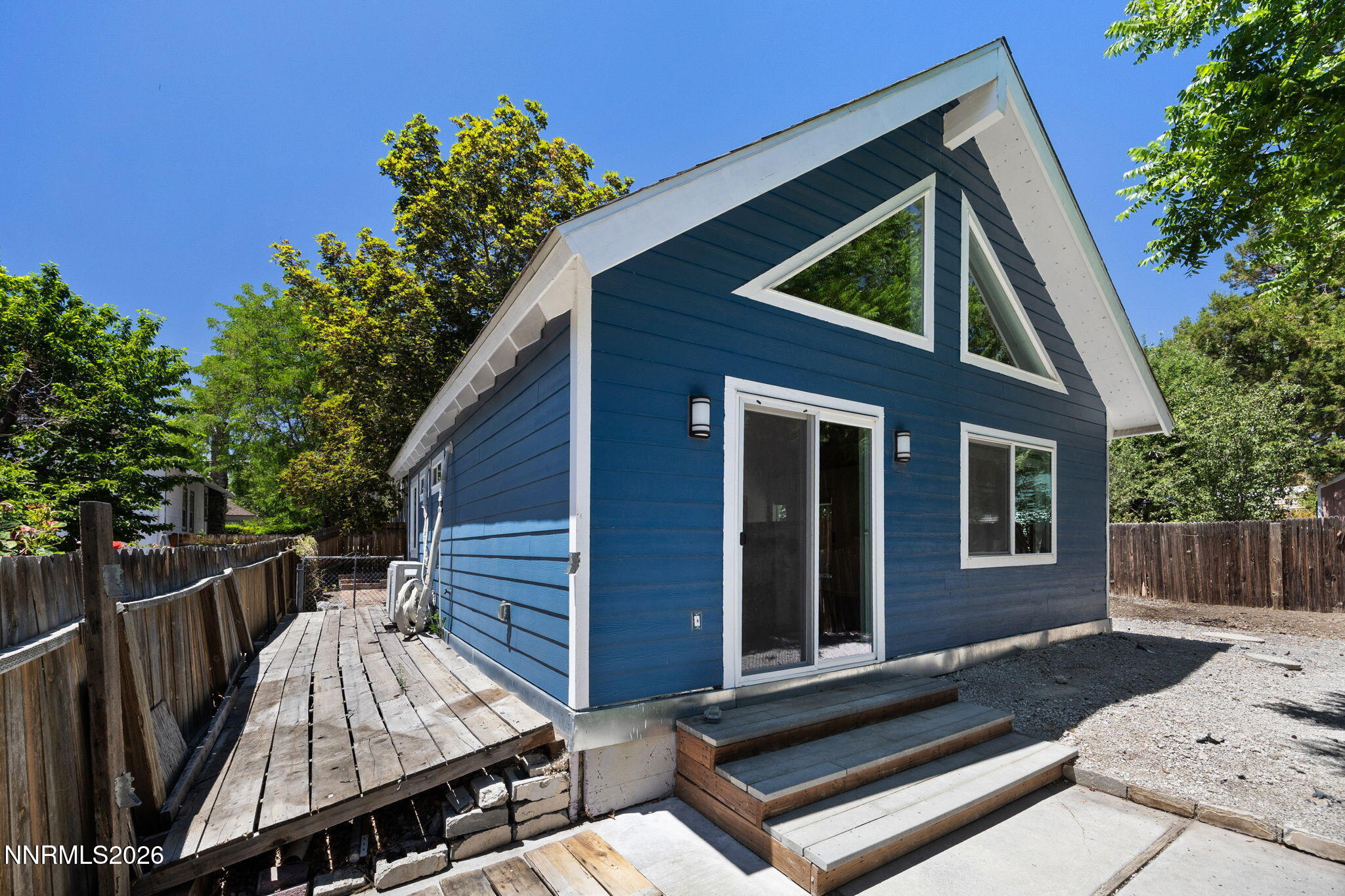 1350 Ridgeway Court Reno, NV 89503 - Photo 4 of 34 20-web-or-mls-1350 Ridgeway-21