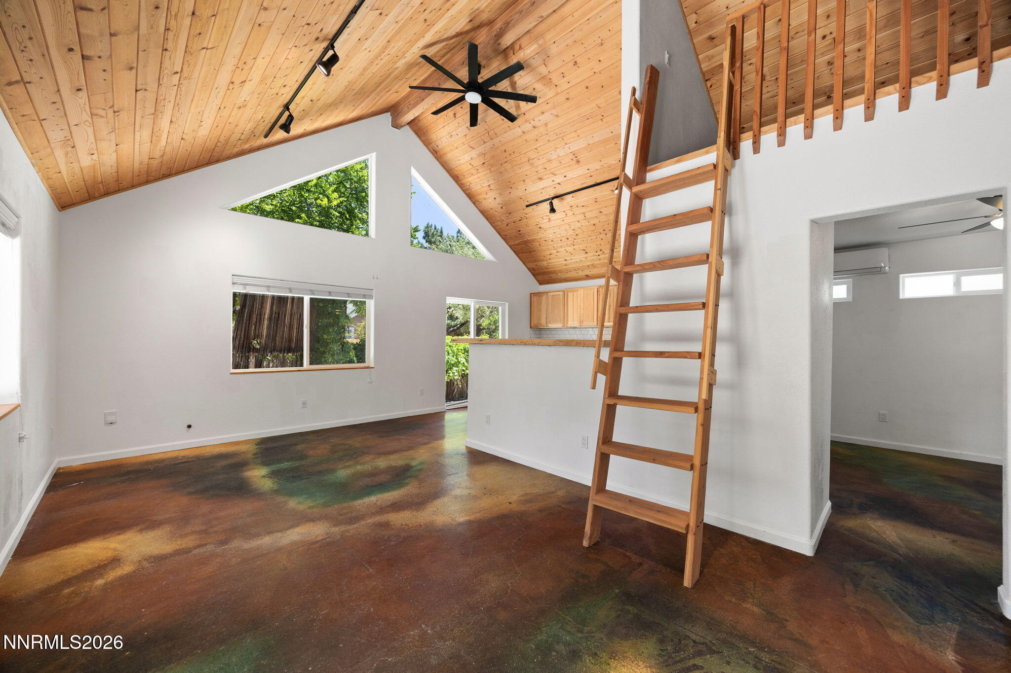 1350 Ridgeway Court Reno, NV 89503 - Photo 6 of 34 an empty room with windows