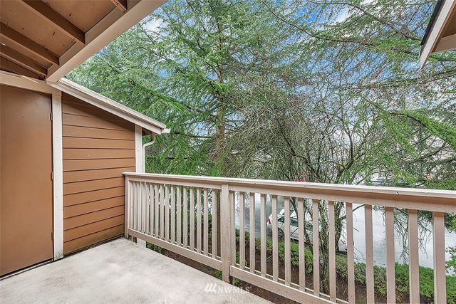 $330,000 | 14018 Northeast 181st Place, Unit E304, Woodinville, WA 98072