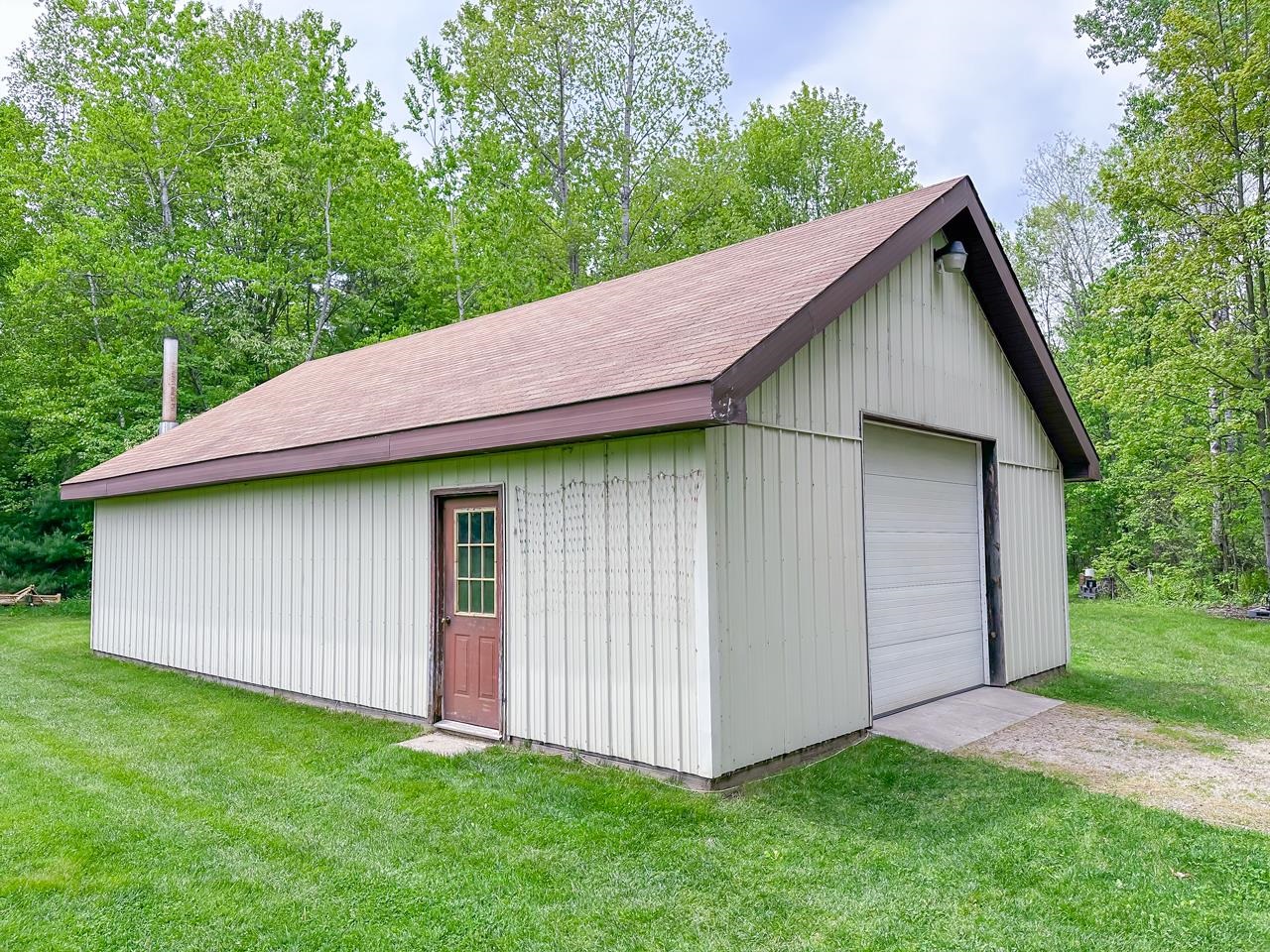 4809 North Alamando Road Coleman, MI 48618 - Photo 42 of 49 1934375-fbcc21dd-519b-4c9b-8192-b1afcabd698d.JPG