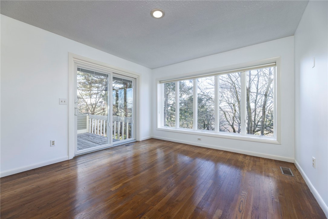 37 Pratt Street Providence, RI 02906 - Photo 11 of 50 Dining room with sliders to deck