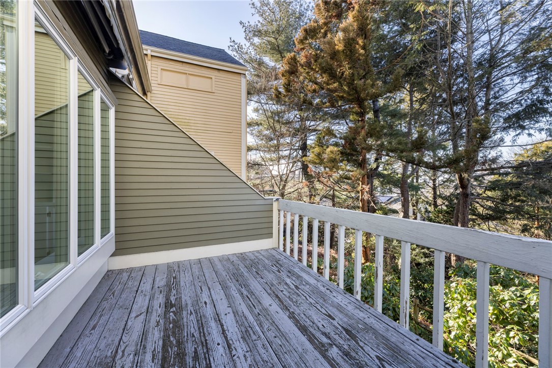 37 Pratt Street Providence, RI 02906 - Photo 18 of 50 Private deck off of dining room