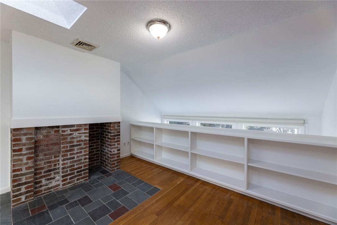 37 Pratt Street Providence, RI 02906 - Photo 24 of 50