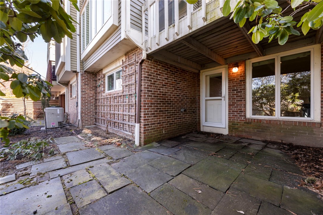 37 Pratt Street Providence, RI 02906 - Photo 37 of 50 Private rear patio
