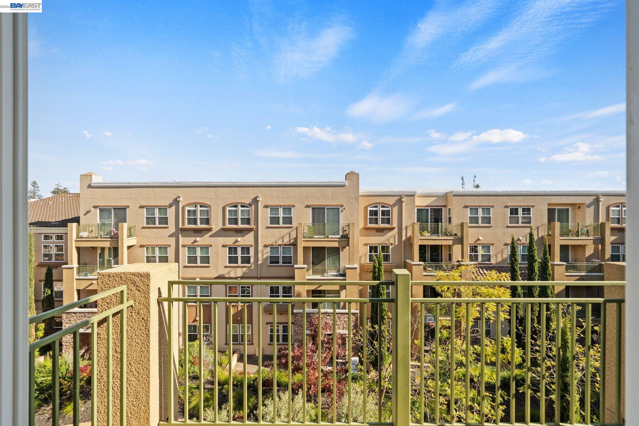 49002 Cinnamon Fern Common, Unit 507 Fremont, CA 94539 - Photo 14 of 41 a view of a large building