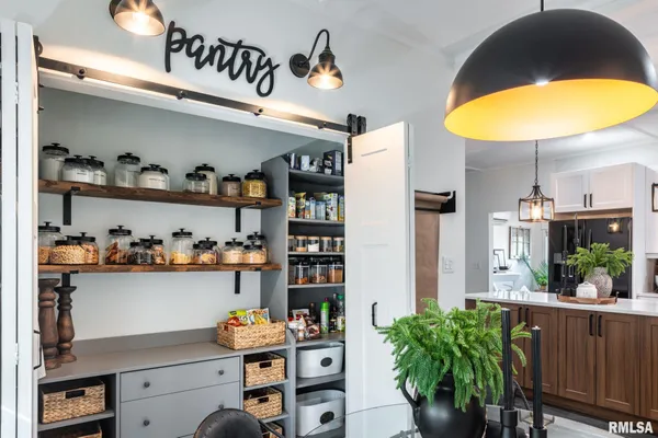 $525,000 | 1210 Dutchman Lake Road, Vienna, IL 62995