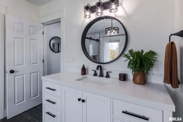 $525,000 | 1210 Dutchman Lake Road, Vienna, IL 62995