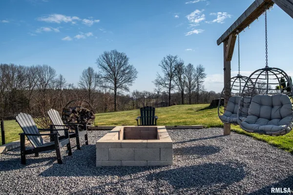 $525,000 | 1210 Dutchman Lake Road, Vienna, IL 62995