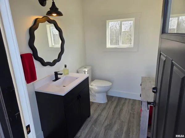 $525,000 | 1210 Dutchman Lake Road, Vienna, IL 62995