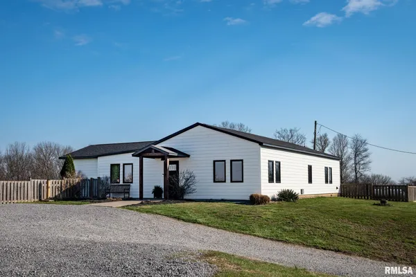 $525,000 | 1210 Dutchman Lake Road, Vienna, IL 62995