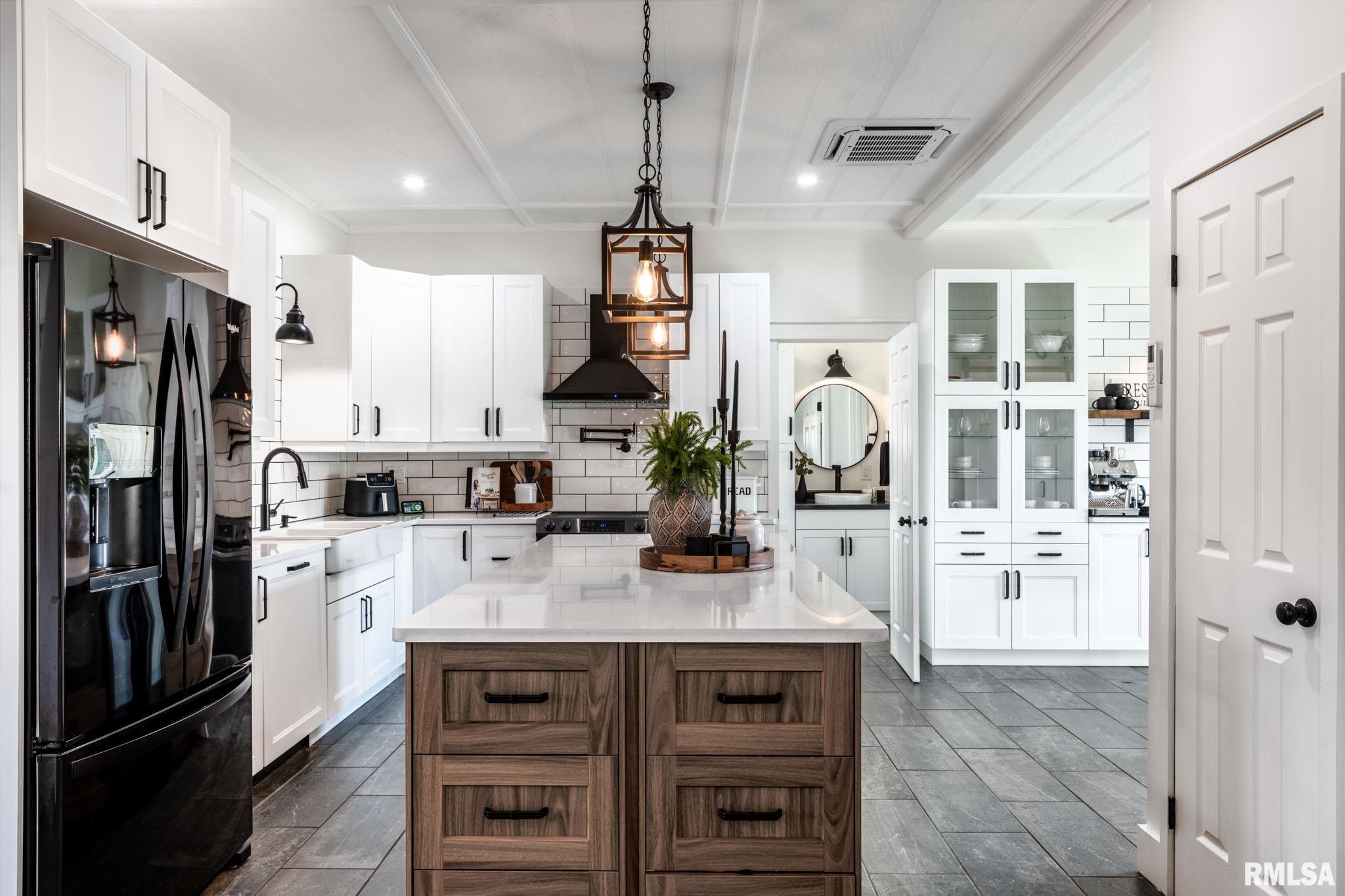 1210 Dutchman Lake Road Vienna, IL 62995 - Photo 7 of 53