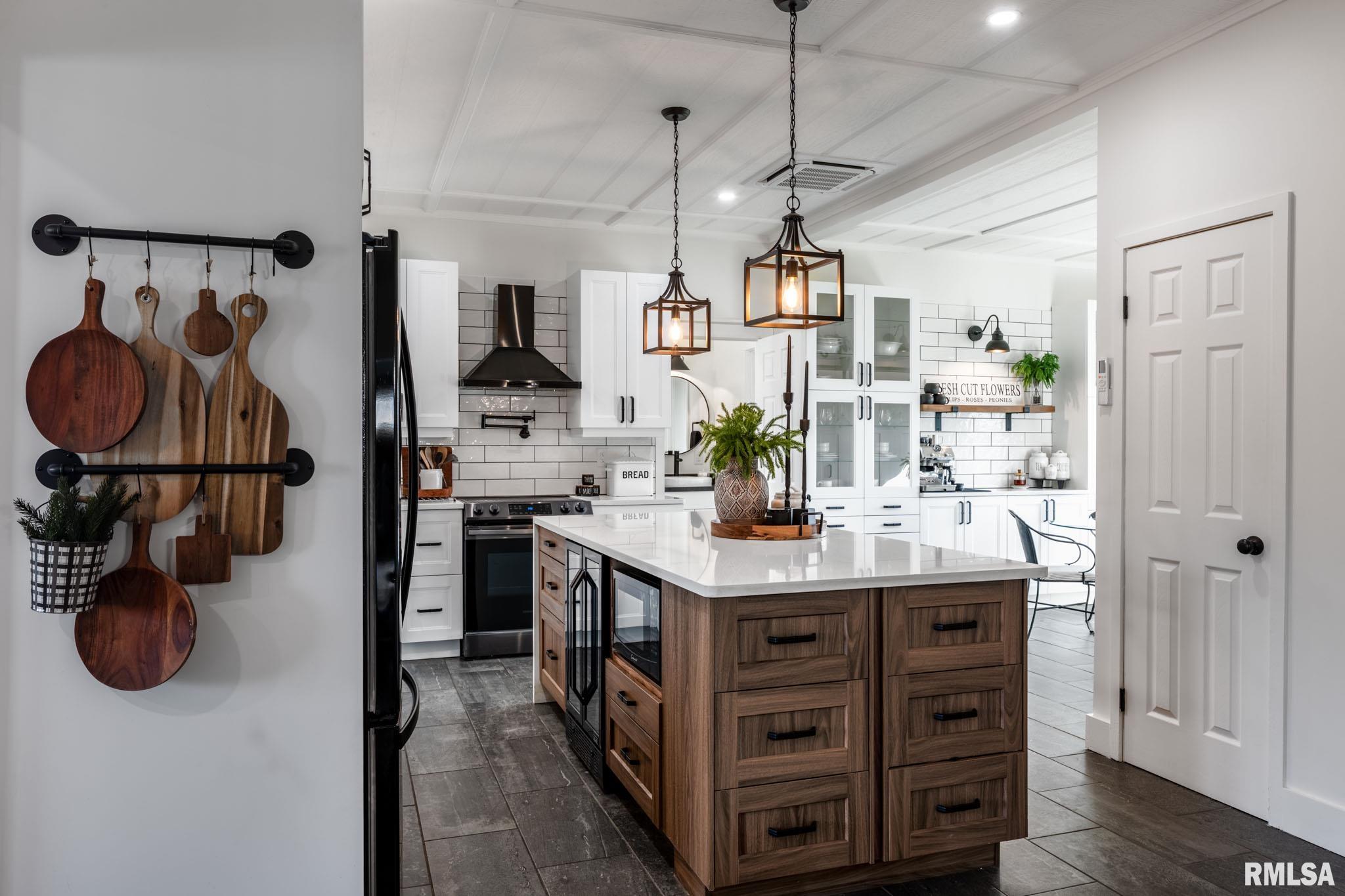 1210 Dutchman Lake Road Vienna, IL 62995 - Photo 8 of 53