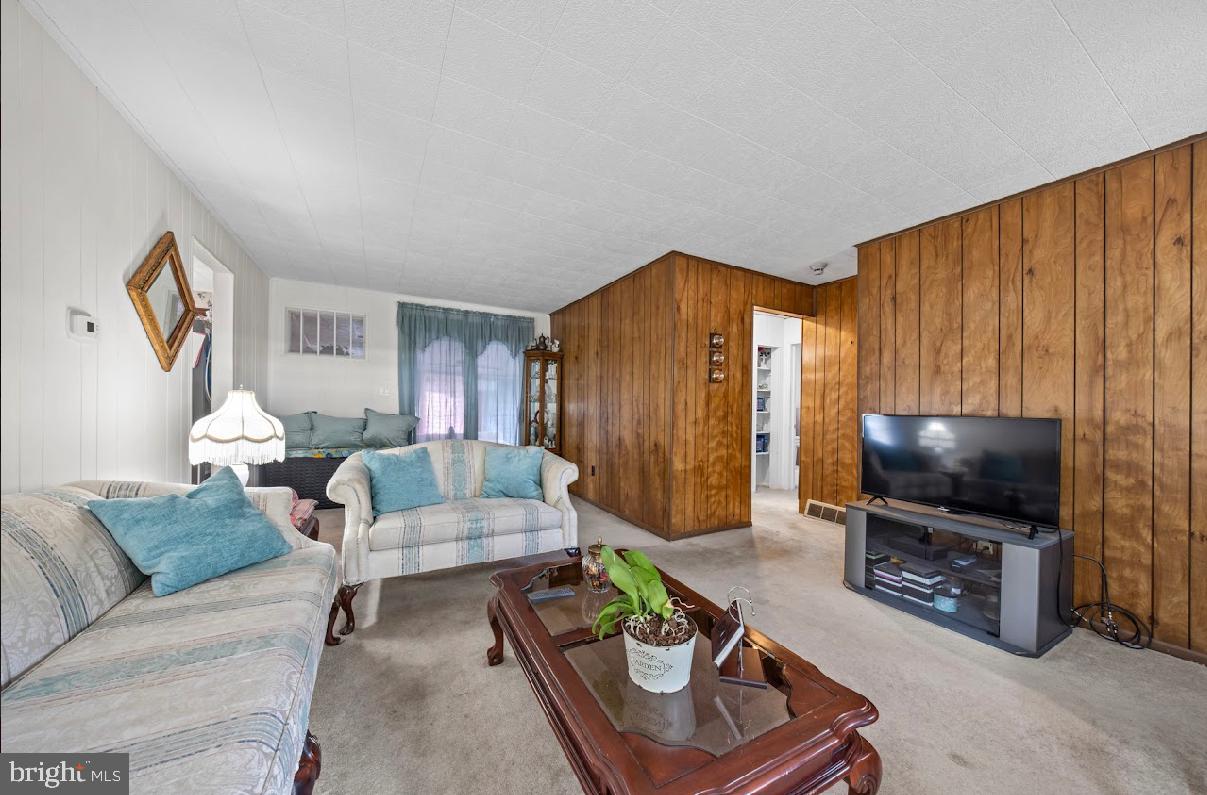 140 Colin Road Williamstown, NJ 08094 - Photo 3 of 20 Gallery Image 3