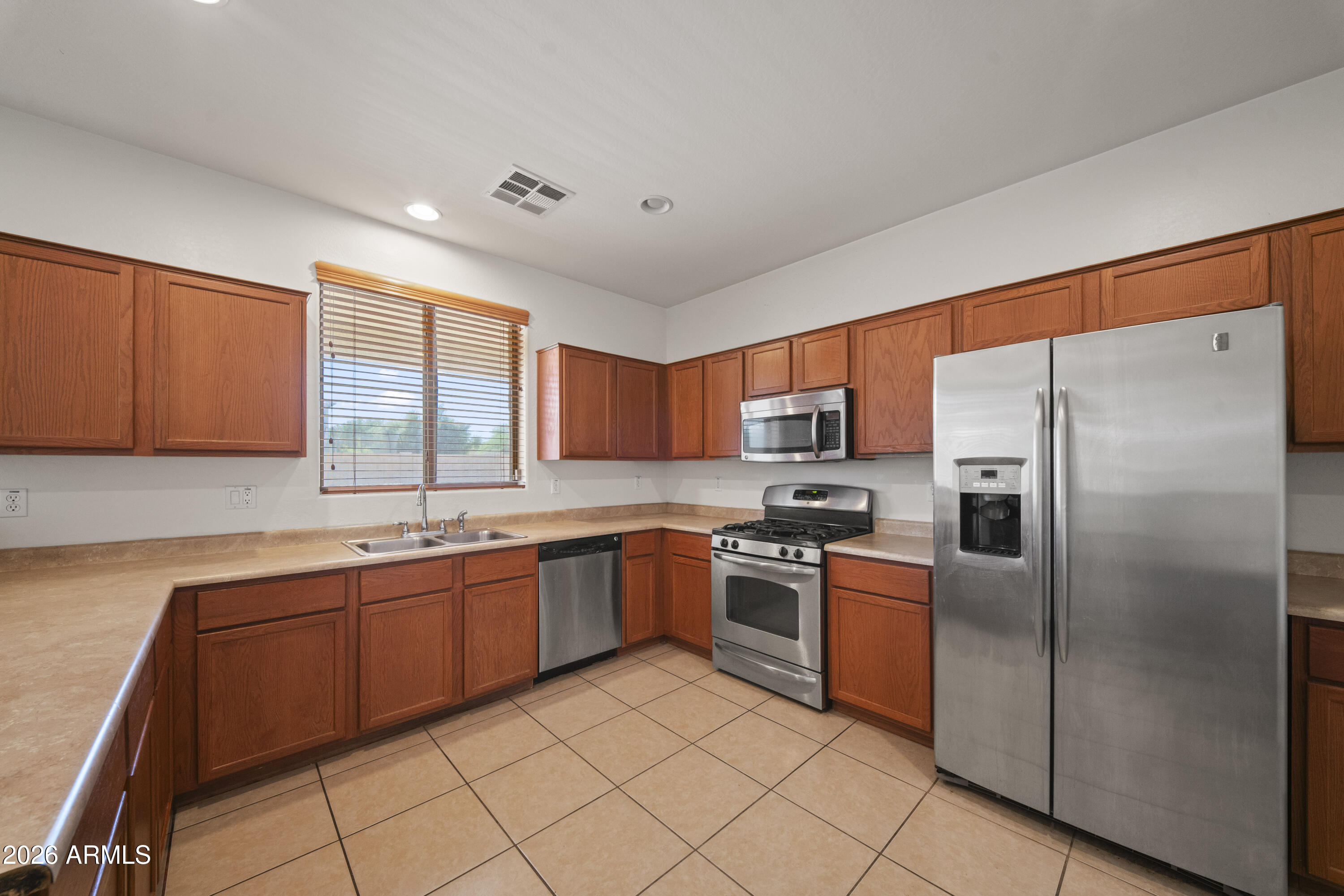 8912 South 40th Drive Phoenix, AZ 85339 - Photo 13 of 49 DSC06574_1