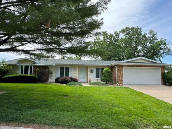 $285,000 | 34 Birch Lake Drive, Sherman, IL 62684