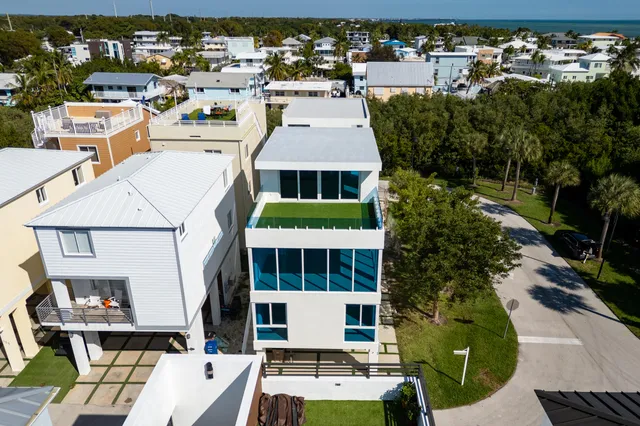 $1,480,000 | 94825 Overseas Highway, Unit 253, Key Largo, FL 33037